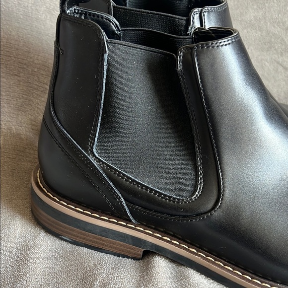 Kenneth Cole New York Black Chelsea Boots Sleek Leather Finish - Picture 3 of 12